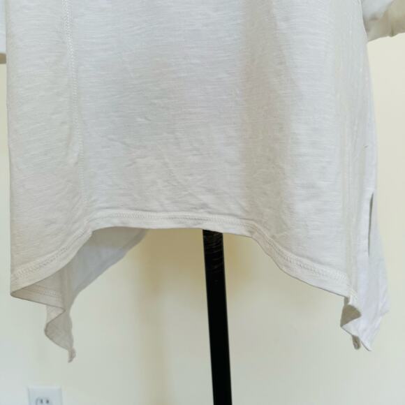 Chico's Zenergy Seam Detail White Flowy Comfy Tunic Top Sz Medium Sz 1 - Picture 7 of 12